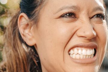 Causas emocionales de las Encías - Blog - Laura Casart